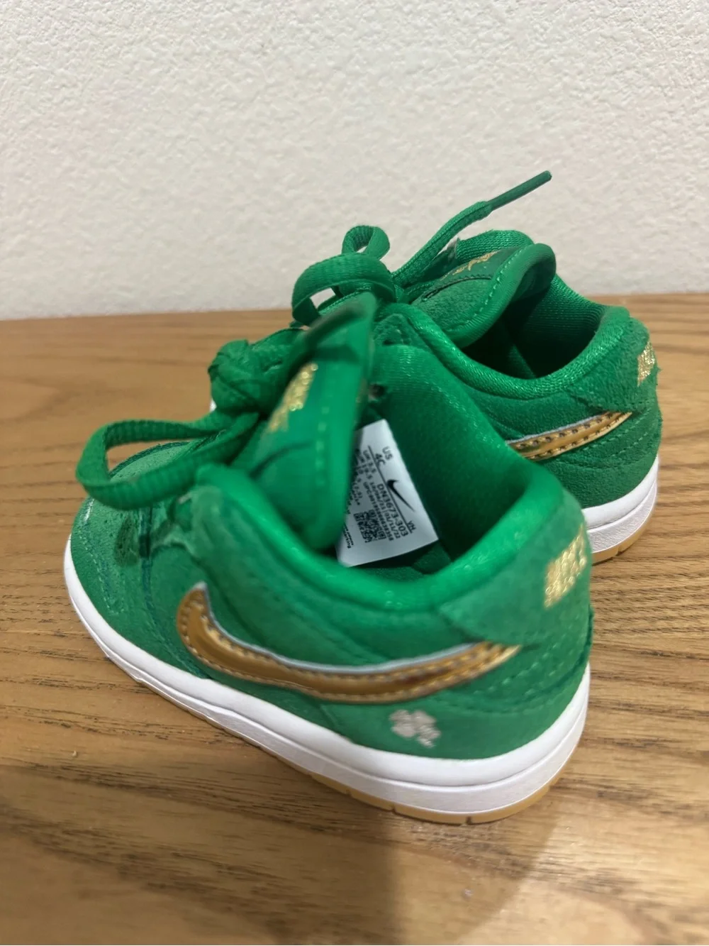 Nike SB Dunk Low Pro St. Patrick's Day Green Suede Gold Swoosh Gum Sole Size 4C